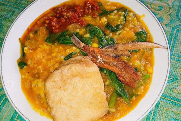 Cara Membuat Bubur Manado Tinutuan, Resep Khas Sulut