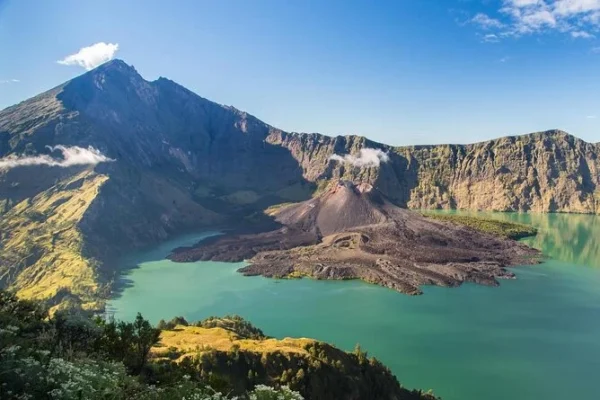 Fakta Menarik Tentang Wisata Gunung Rinjani